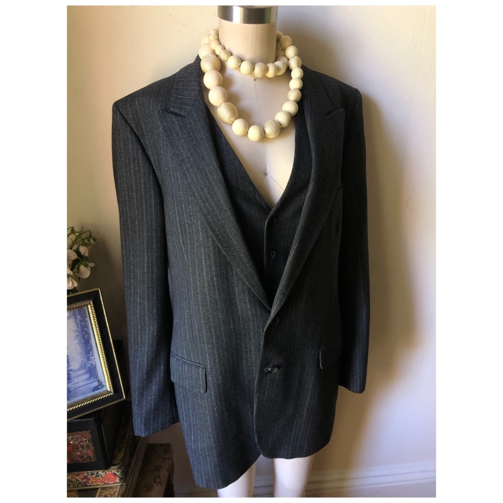 Yves Saint Laurent Vintage Grey pure wool pinstripe blazer and vest - Picture 14 of 15